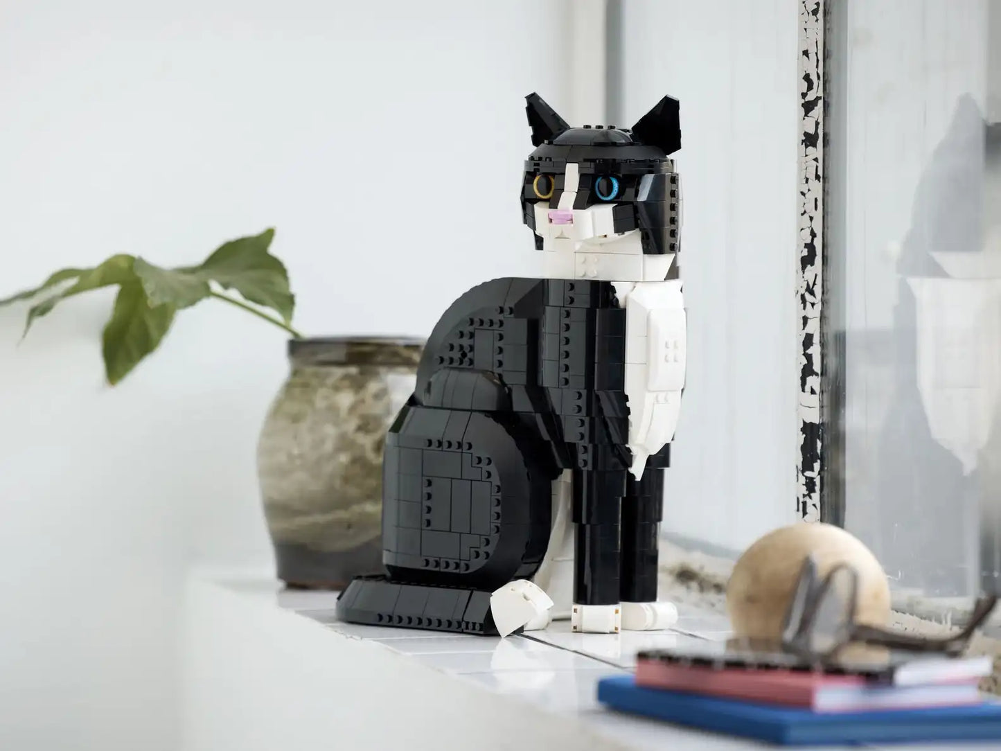 Compatible - 21349 - Tuxedo Cat - 1710 Pieces