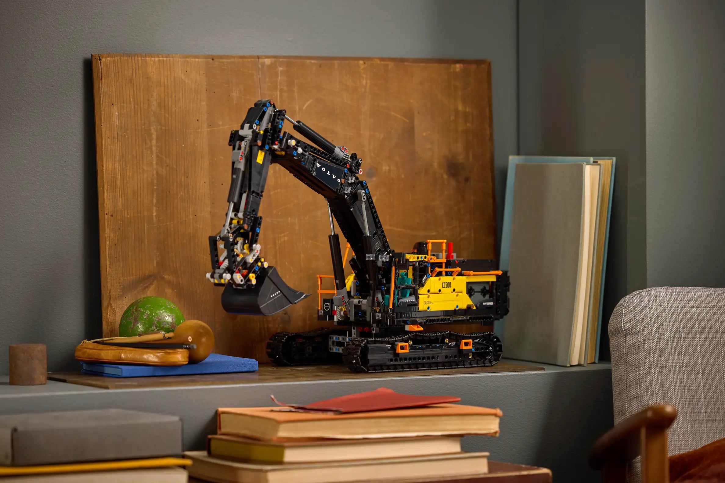 Compatible - Technic - 42215 - Volvo EC500 Hybrid Excavator - 2795 Pieces