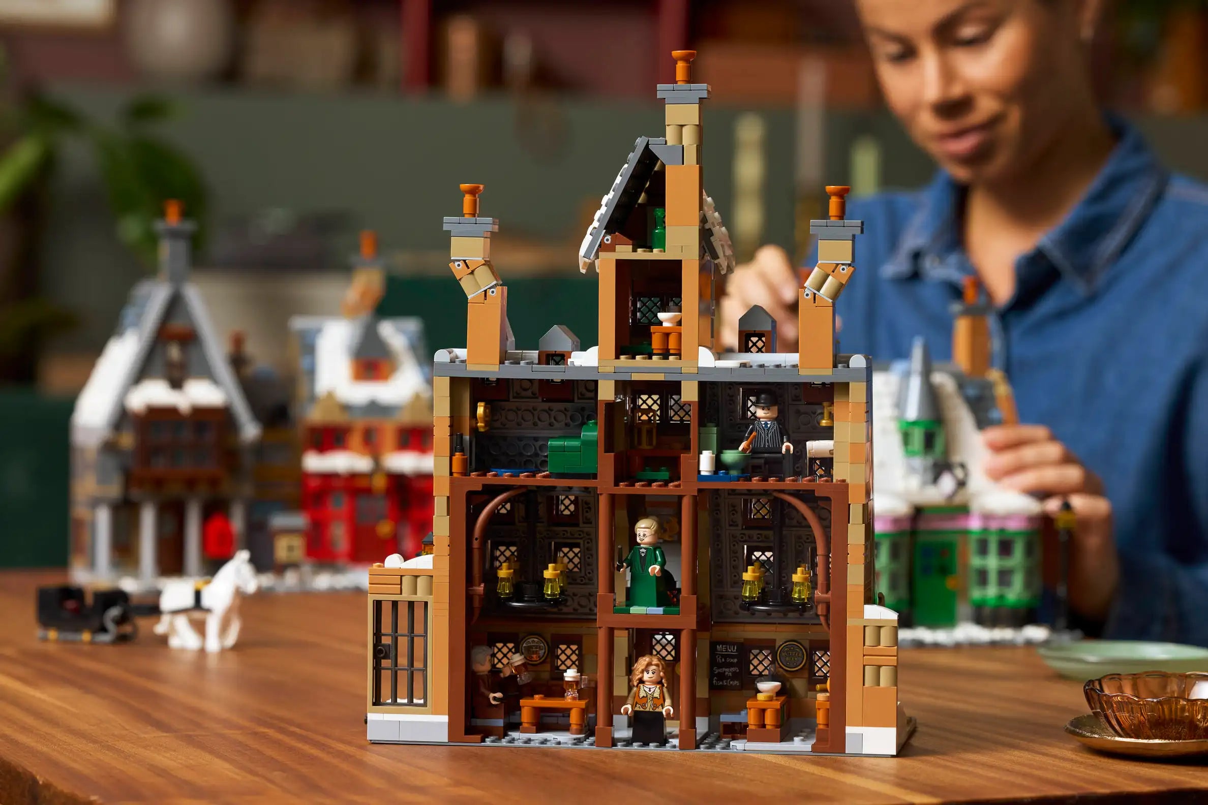 Compatible - Harry Potter - 76457 - Hogsmeade Village - Collector's Edition - 3228 Pieces
