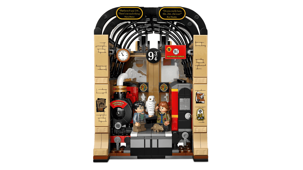 Compatible - Harry Potter - 76450 - Hogwarts Express Book Nook - 832 Pieces