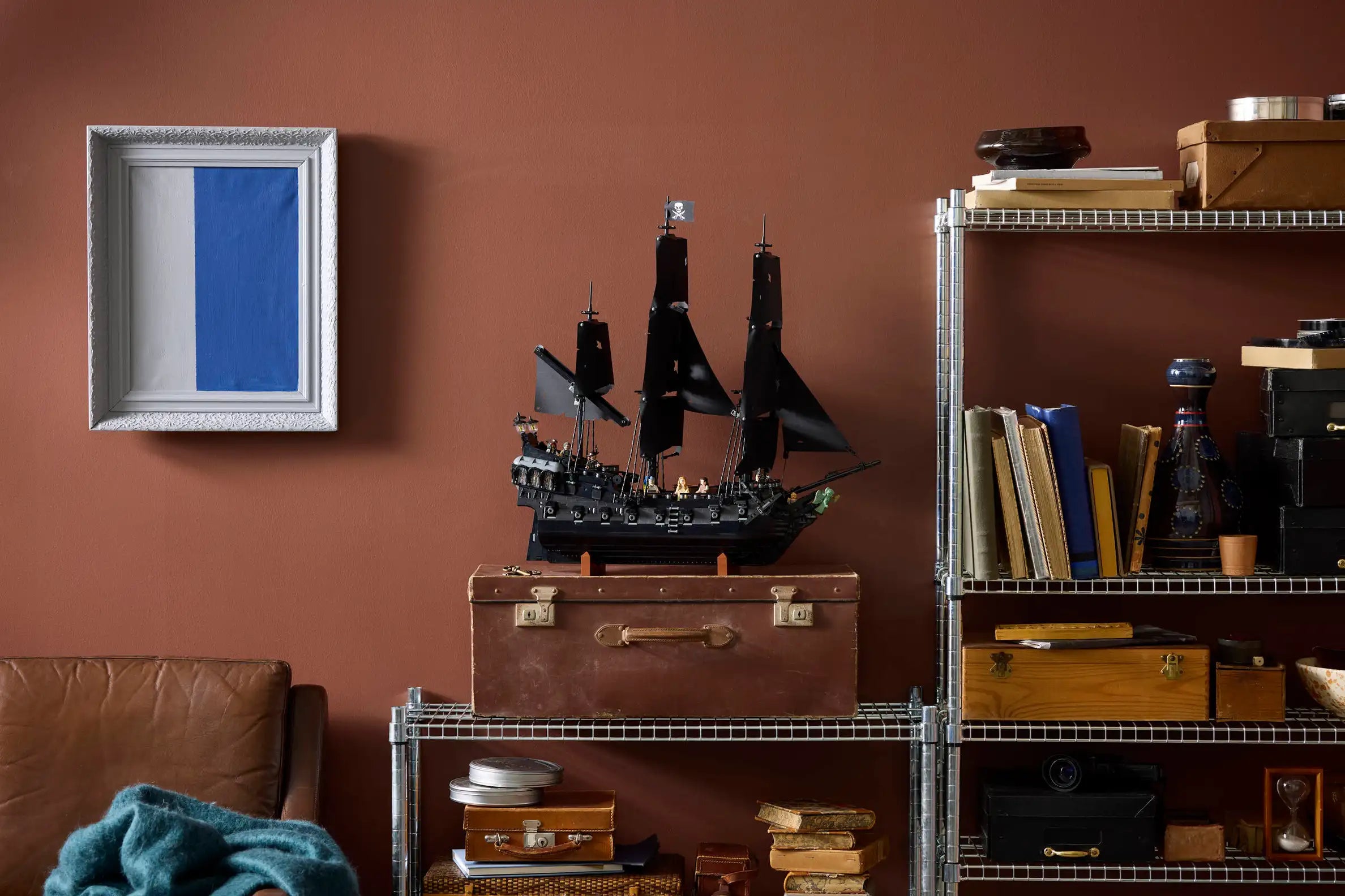 Compatible - Icons - 10365 - Pirates of the Caribbean - Jack Sparrow’s Pirate Ship - 2862 Pieces