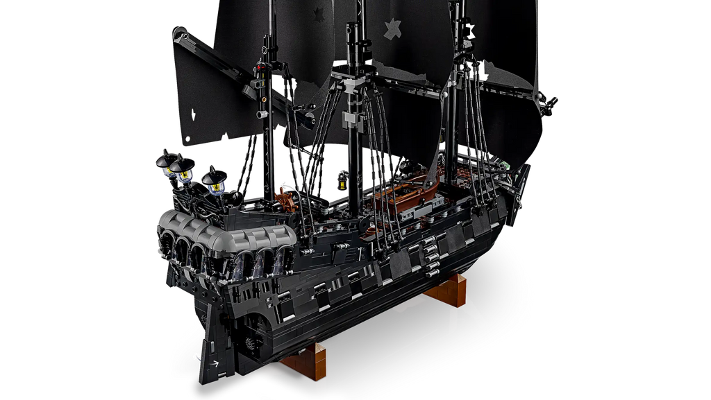 Compatible - Icons - 10365 - Pirates of the Caribbean - Jack Sparrow’s Pirate Ship - 2862 Pieces