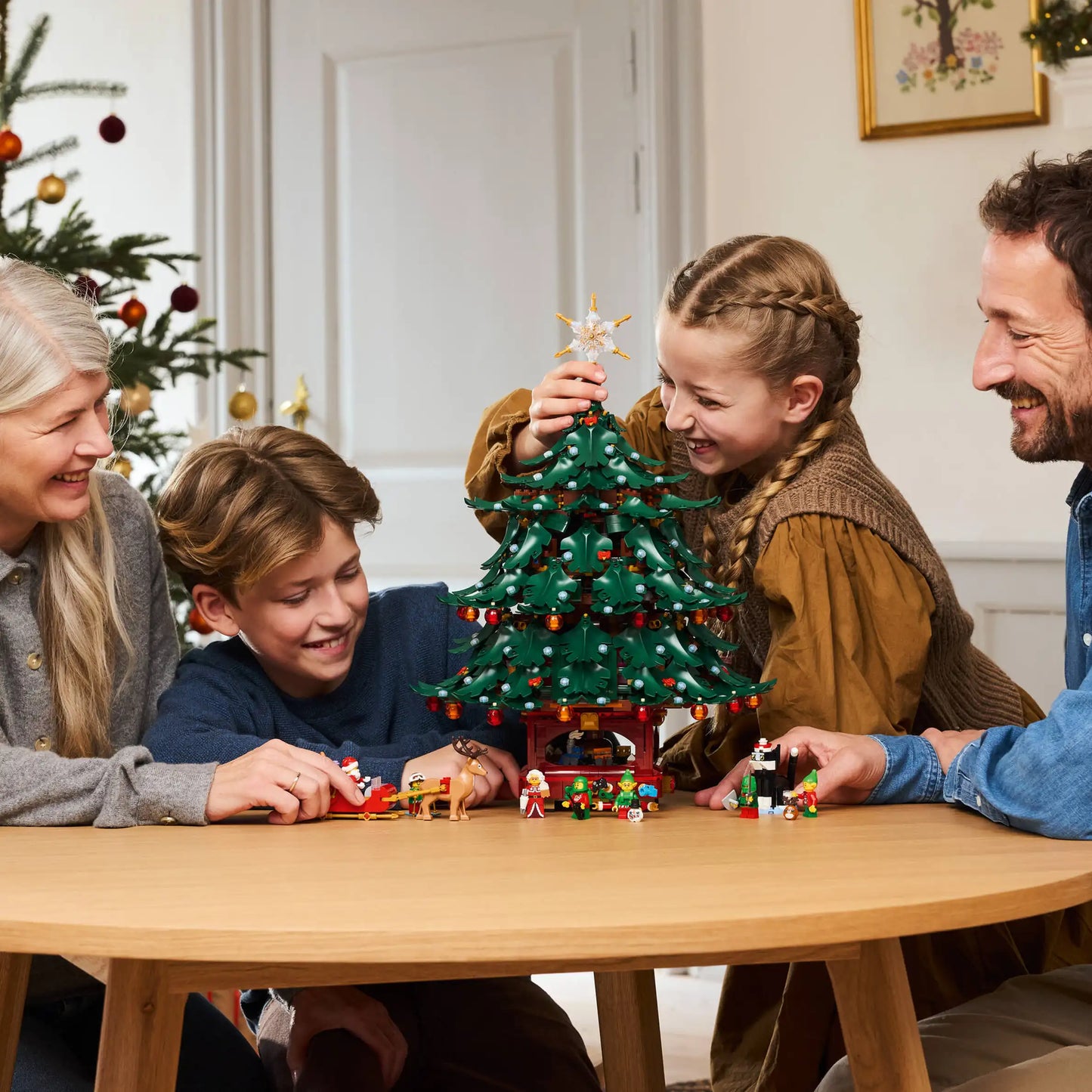 Compatible - 41843 - Icons - Family Christmas Tree - 3171 Pieces