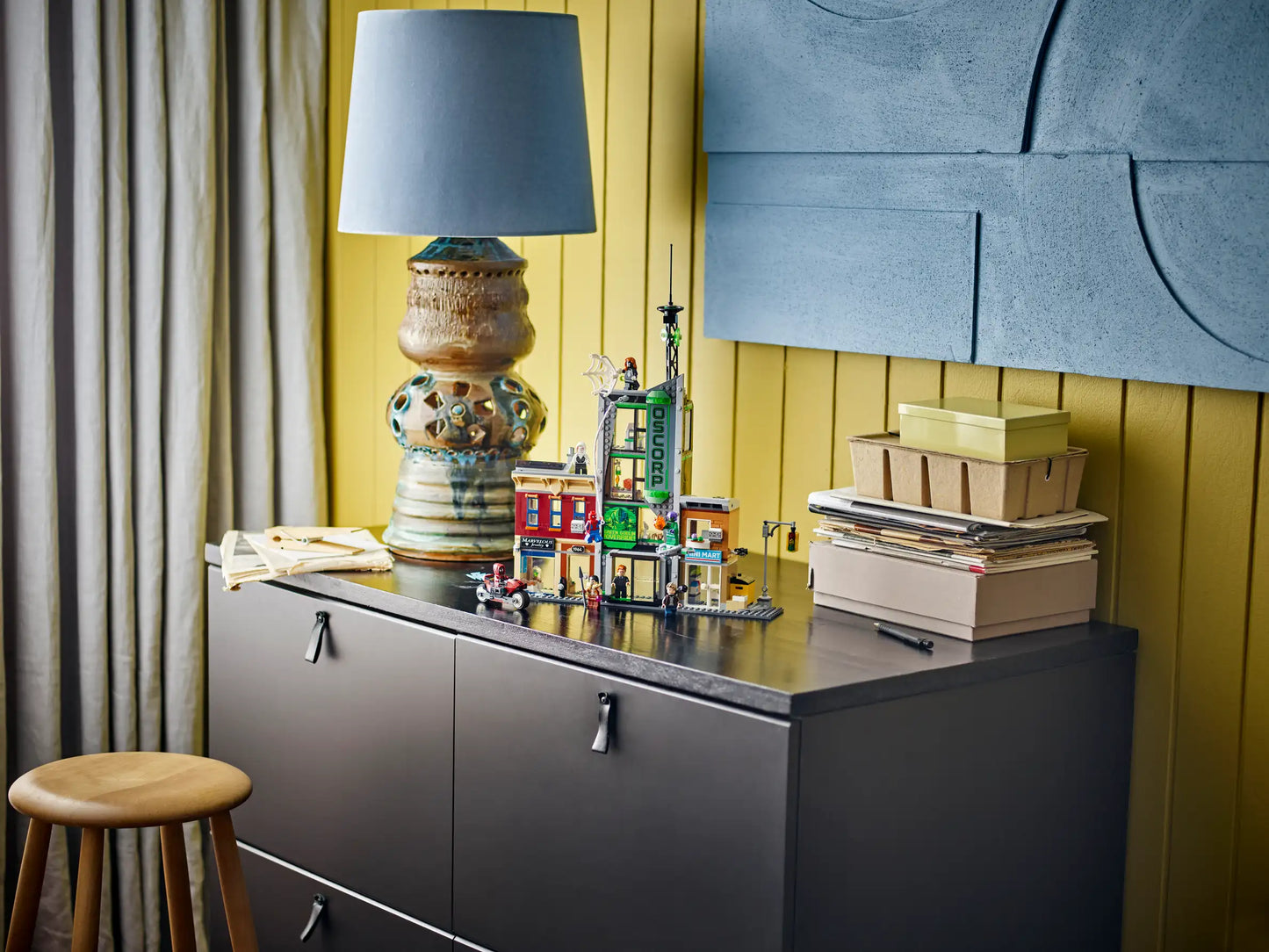 Compatible - 76324 - Marvel - Spiderman vs Oscorp - 808 Pieces