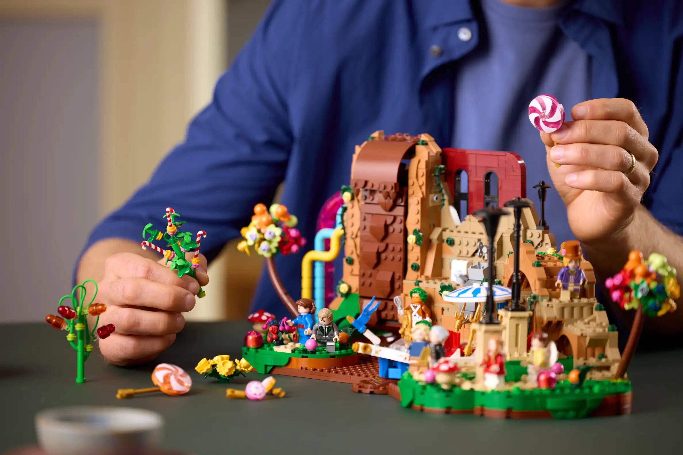 Compatible - IDEAS - 21360 - Willy Wonka And The Chocolate Factory - 2025 Pieces