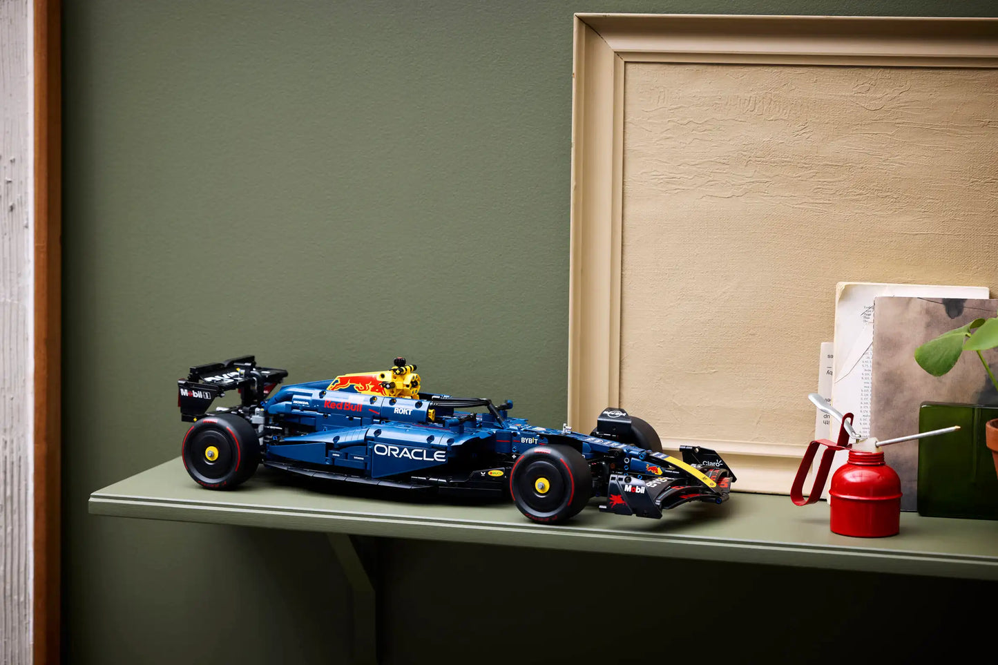 Compatible - 42206 - Oracle RedBull Racing Car - 1639 Pieces