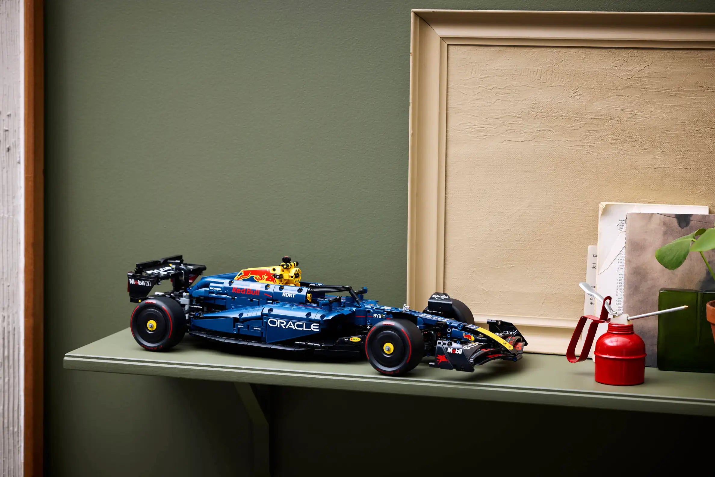 Compatible - 42206 - Oracle RedBull Racing Car - 1639 Pieces (Group Order Discount Not Applicable)