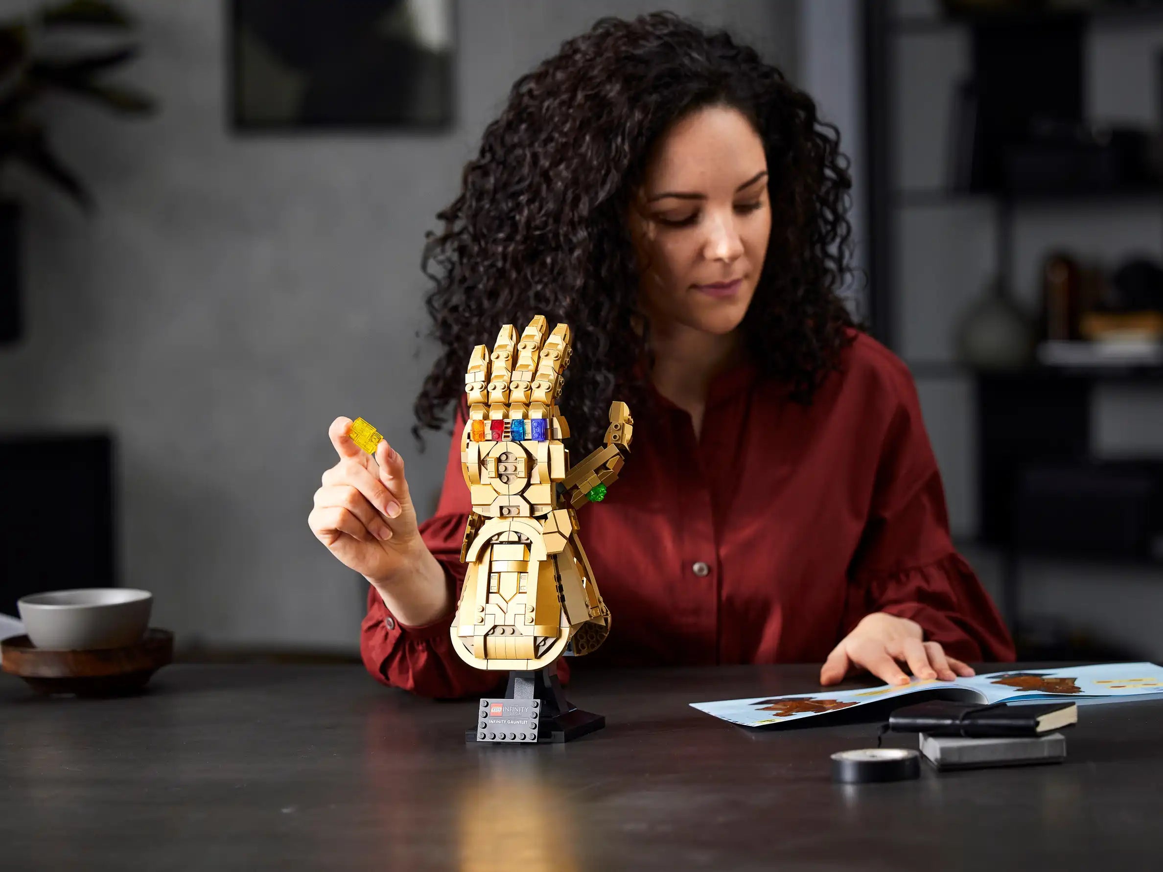 Compatible - Marvel - 76191 - Avengers Infinity Gauntlet - 596 Pieces