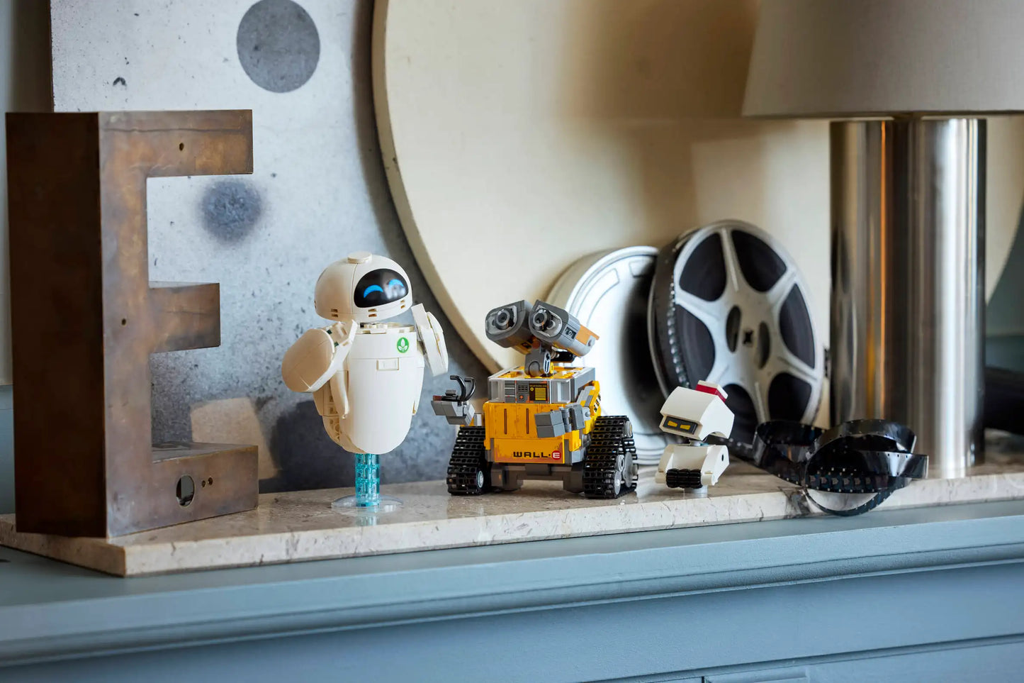 Compatible - 43279 - Disney - Wall E And Eve - 811 Pieces