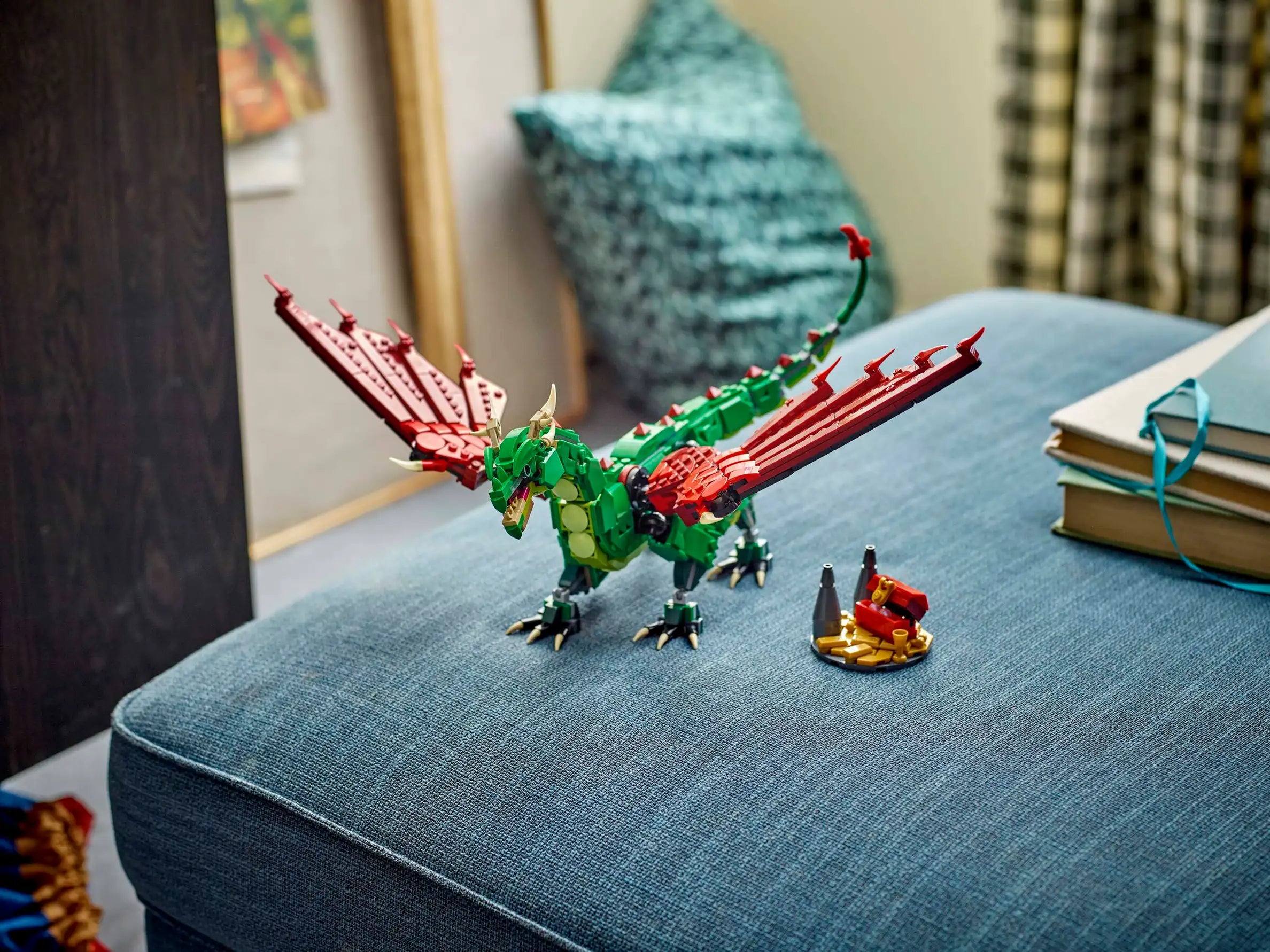 Compatible - Creator 3-in-1 - 31161 - Medieval Dragon - 715 Pieces