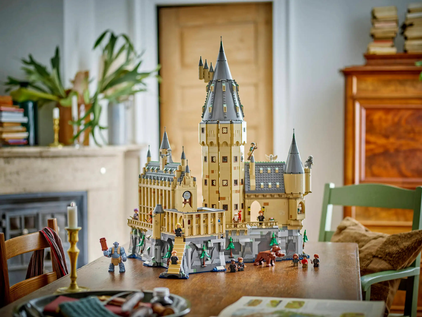 Compatible - 76454 - Harry Potter - Hogwarts Castle - The Main Tower - 2135 Pieces