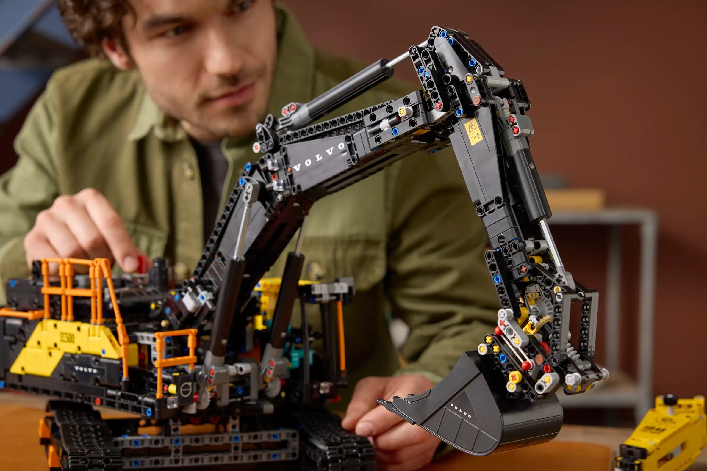 Compatible - Technic - 42215 - Volvo EC500 Hybrid Excavator - 2795 Pieces