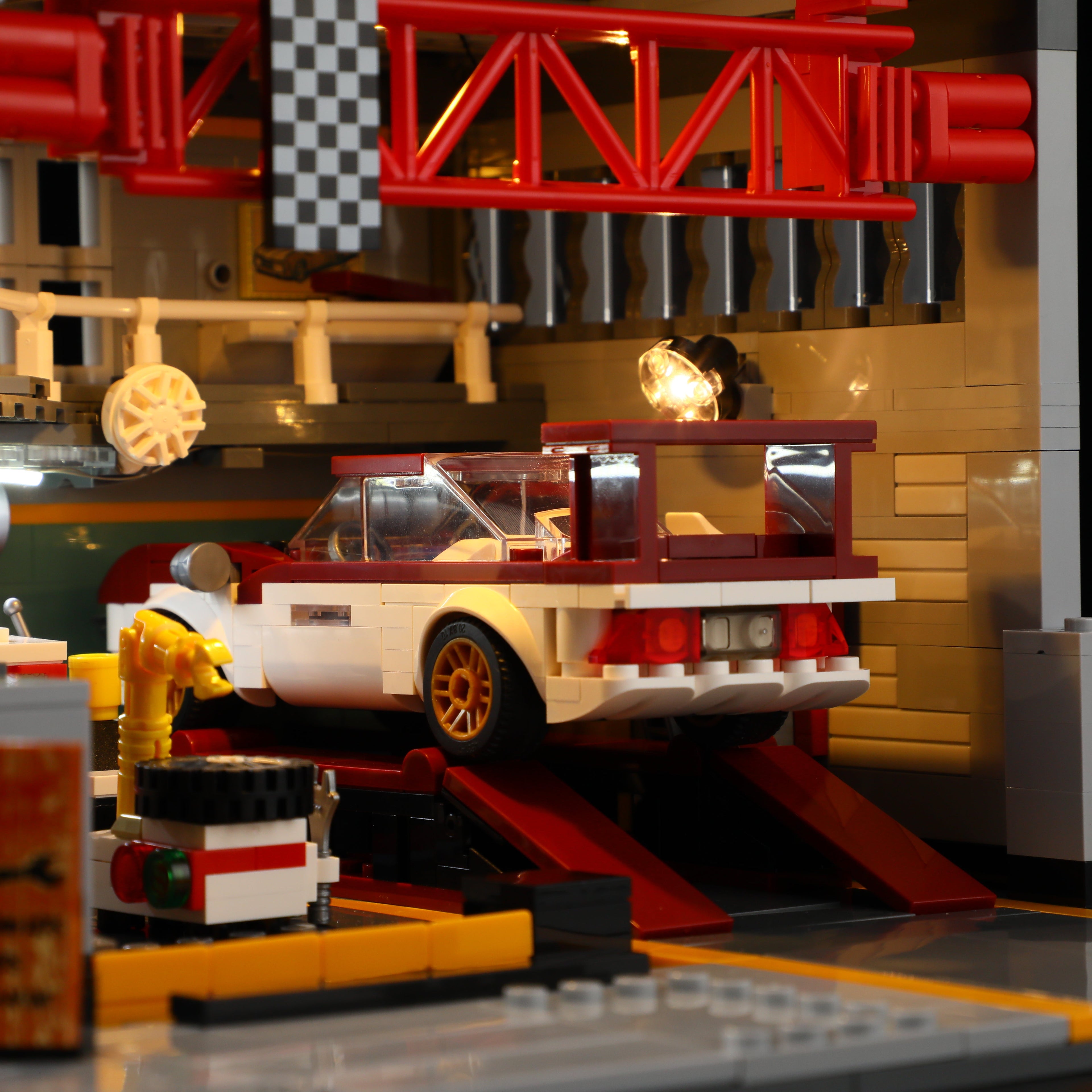 Funwhole/Lumibricks - L9088 - Street Mod Garage - 1935 Pieces