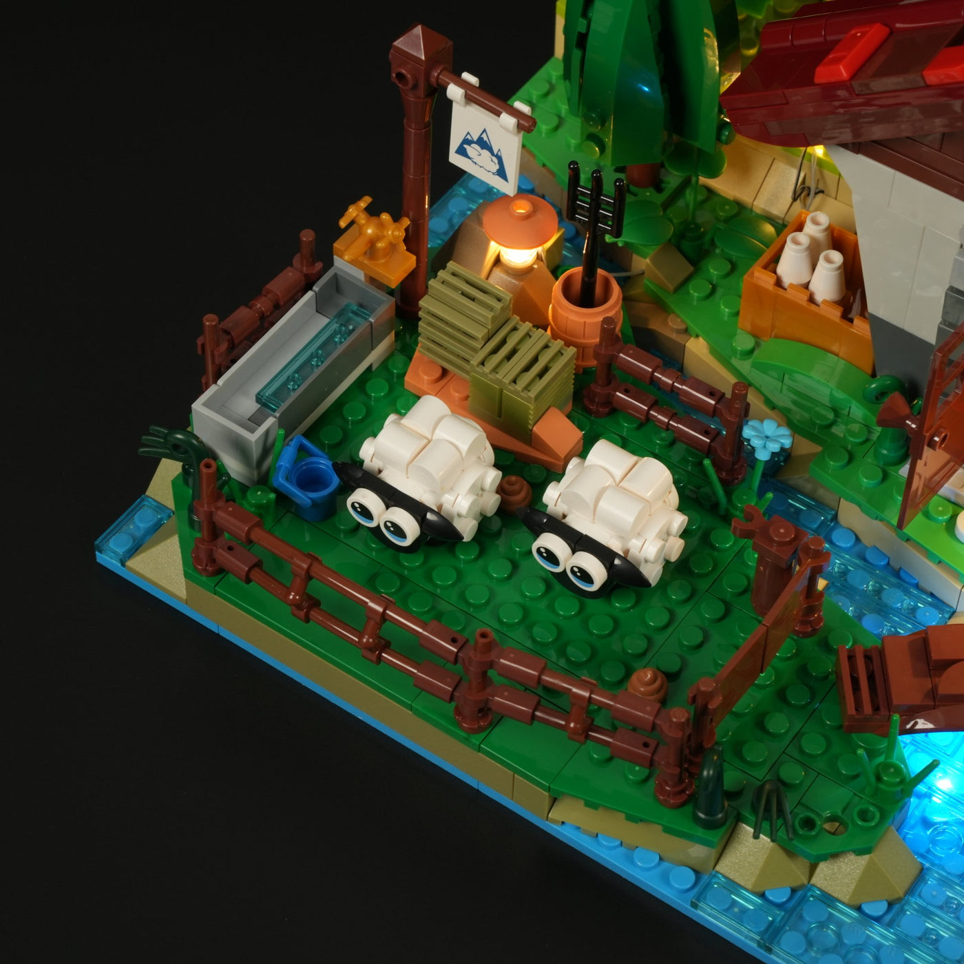 Funwhole/Lumibricks - F9094 - Shepherd's Cottage - 2265 Pieces