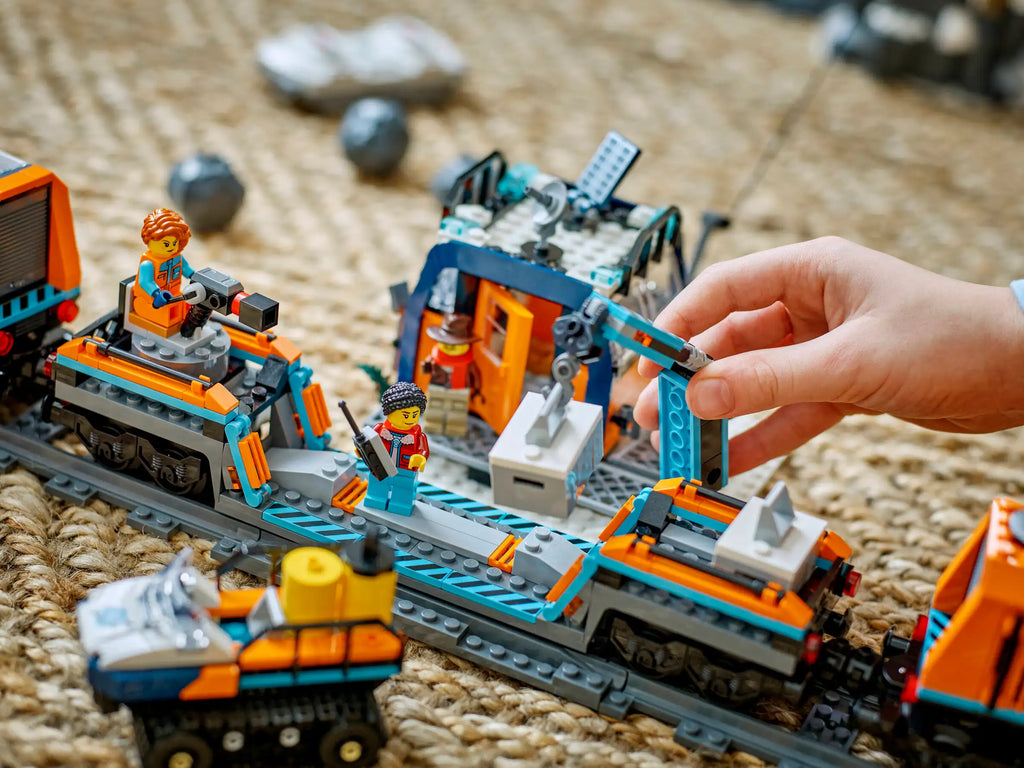 Compatible - City - 60470 - Explorer's Arctic Polar Express Train - 1517 Pieces (Contains Battery)