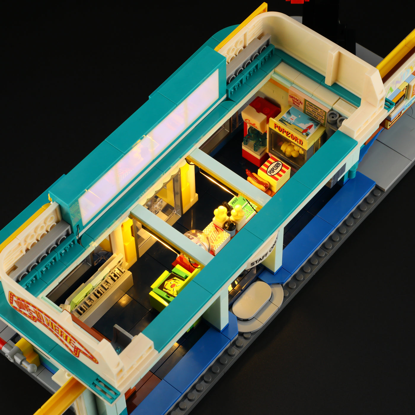 Lumibricks/Funwhole - L9081 - Night Glow Drive In - 1760 Pieces