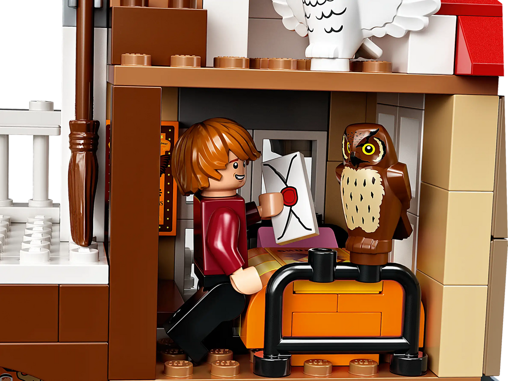 Compatible - Harry Potter - 75980 - Attack on the Burrow - 1047 Pieces