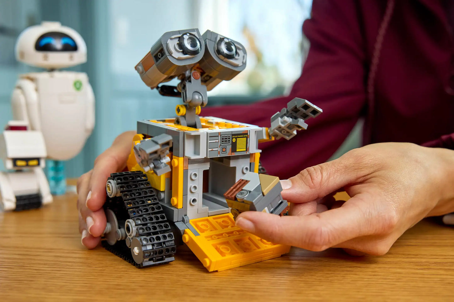 Compatible - 43279 - Disney - Wall E And Eve - 811 Pieces