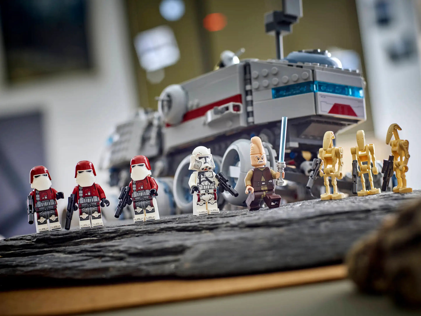 Compatible - 75413 - Star Wars - Republic Juggernaut - 813 Pieces