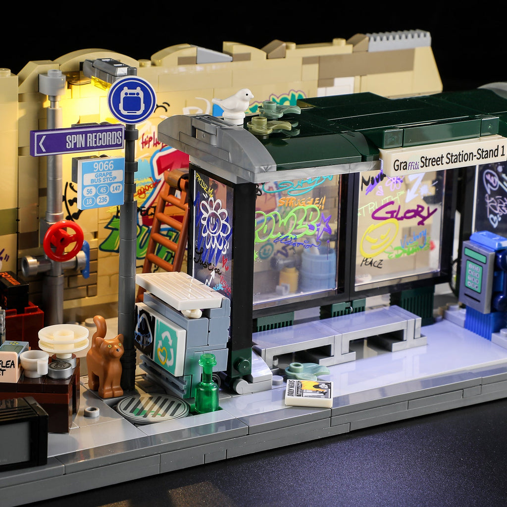 Funwhole/Lumibricks - F9066 - Town Series - Graffiti Bus Stop - 514 Pieces