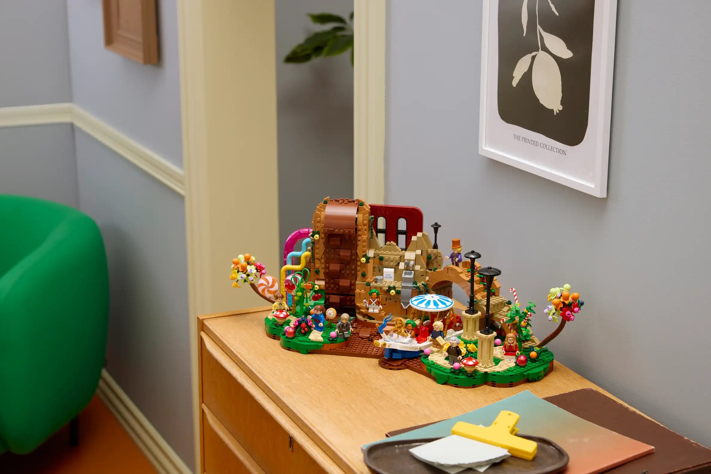 Compatible - IDEAS - 21360 - Willy Wonka And The Chocolate Factory - 2025 Pieces