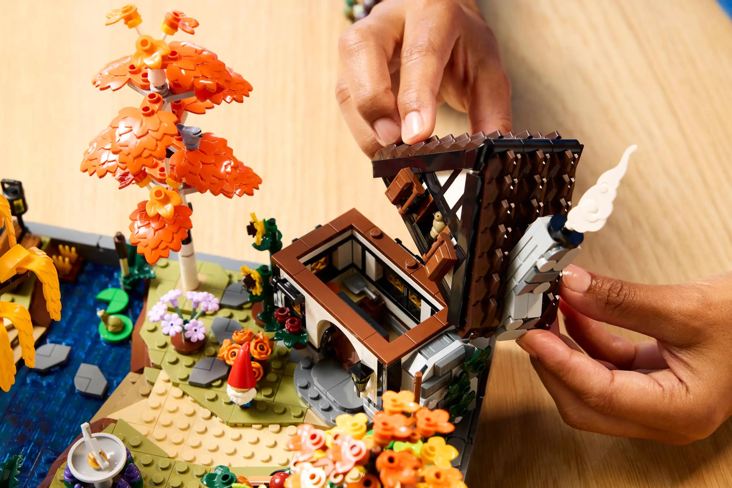 Compatible - IDEAS - 11372 - Autumn Cottage Garden - 1102 Pieces