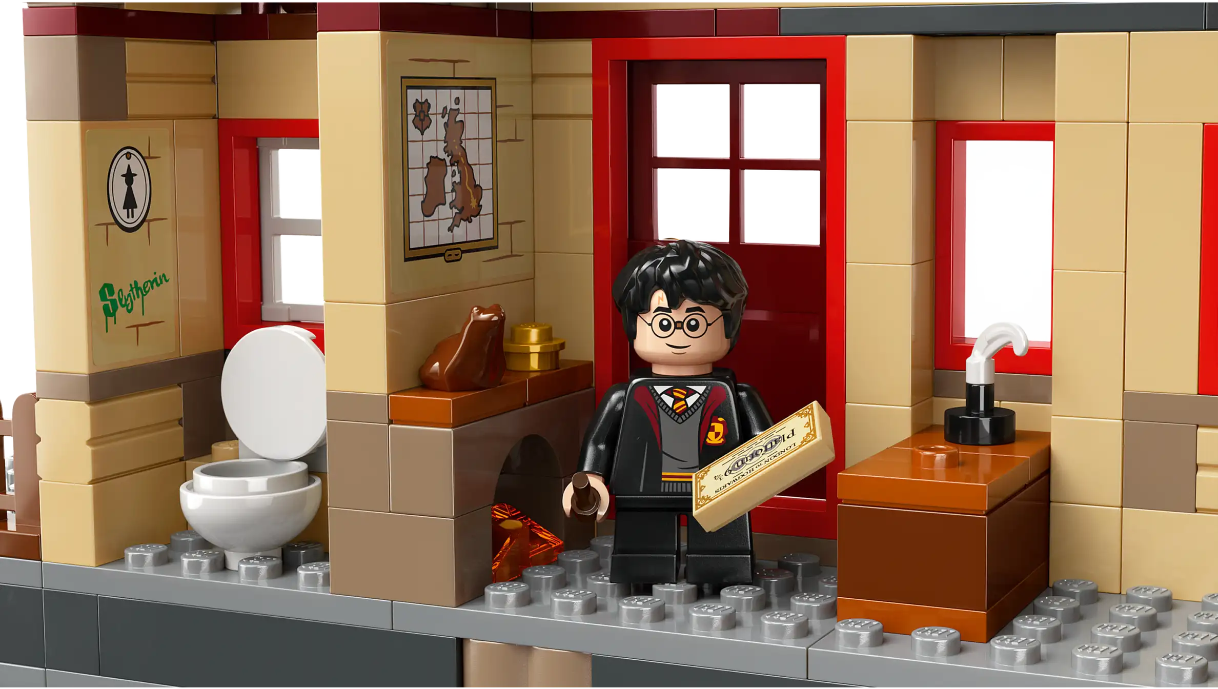 Compatible - Harry Potter - 76423 - Hogwarts Express with Hogsmeade Station - 743 Pieces