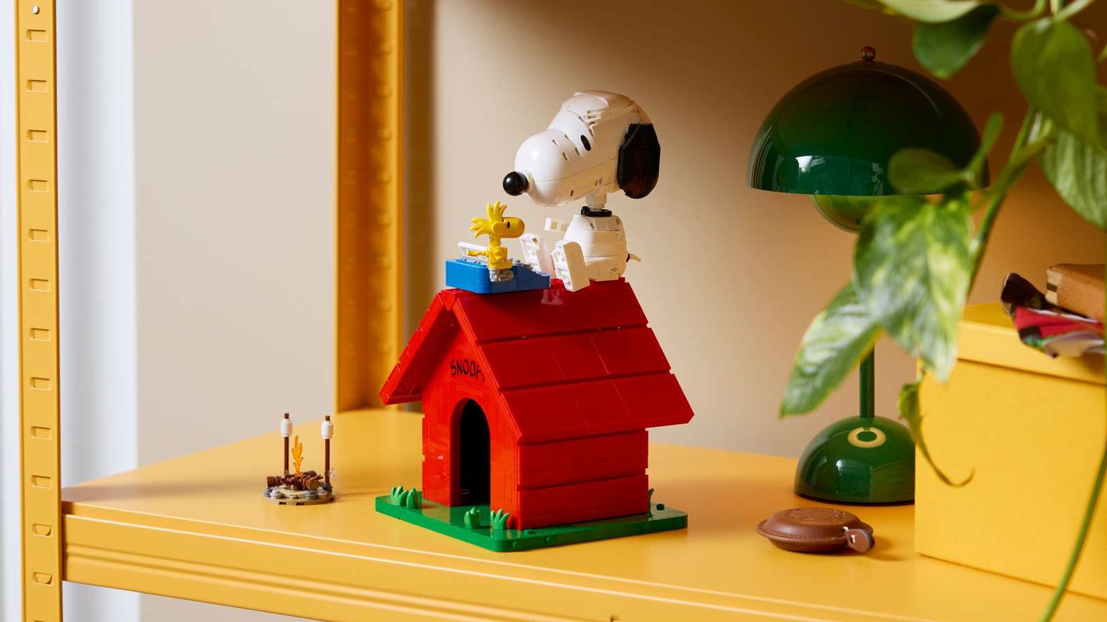 Compatible - IDEAS - 21368 - Peanuts: Snoopy's Doghouse - 964 Pieces